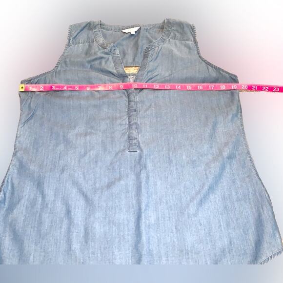CROWN & IVY Womens Sleeveless Denim Top Small Upper Back Cut Out Lyocell Summer - Picture 6 of 8